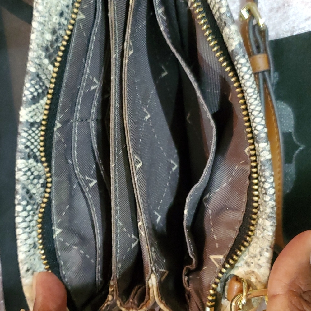 Vince Camuto Crossbody bag - Picture 7 of 13